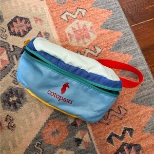 Like new - Cotopaxi Del Dia Fanny pack